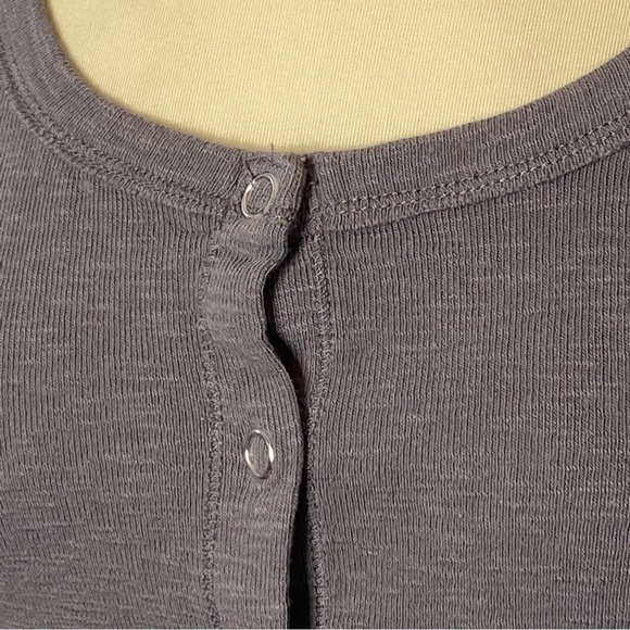 Flirtitude Active Grey Snap Front Crop Top - Picture 2 of 6